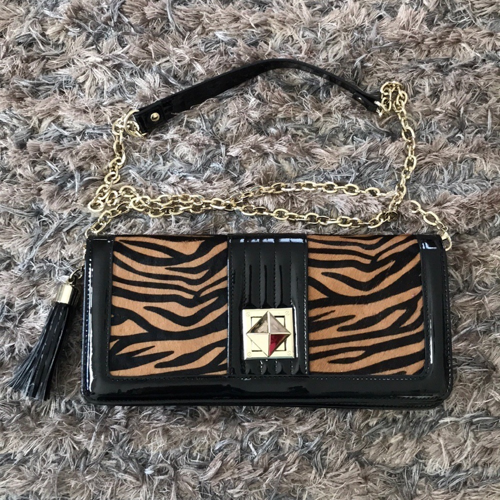 Animal print clutch/shoulder strap included Gold Hardware - Picture 2 of 8